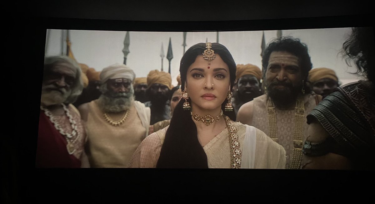 What I will say more about Nandini 
Which I have not said before. 
The back bone of the story, The Plot, 
The Story herself all been said. 
Then what's new 

#AishwaryaRaiBachchan  
Is Soul of #PonniyinSelvan
#PonniyanSelvan2Review