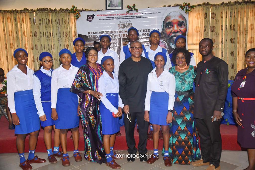 PeterObi's tweet photo. Today, I had the pleasure of interacting with students and book lovers from around Anambra State, at the 3 Years Remembrance of His Majesty Eze Prof. Chukwuemeka Ike in Awka. https://t.co/GL1iGm541X