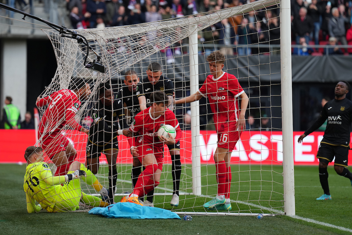 AZAlkmaar's tweet image. 😎 𝙏𝙝𝙧𝙤𝙬𝙗𝙖𝙘𝙠 𝙏𝙝𝙪𝙧𝙨𝙙𝙖𝙮

😏 Vandaag een week geleden!

#AZ #azand #UECL | @europacnfleague