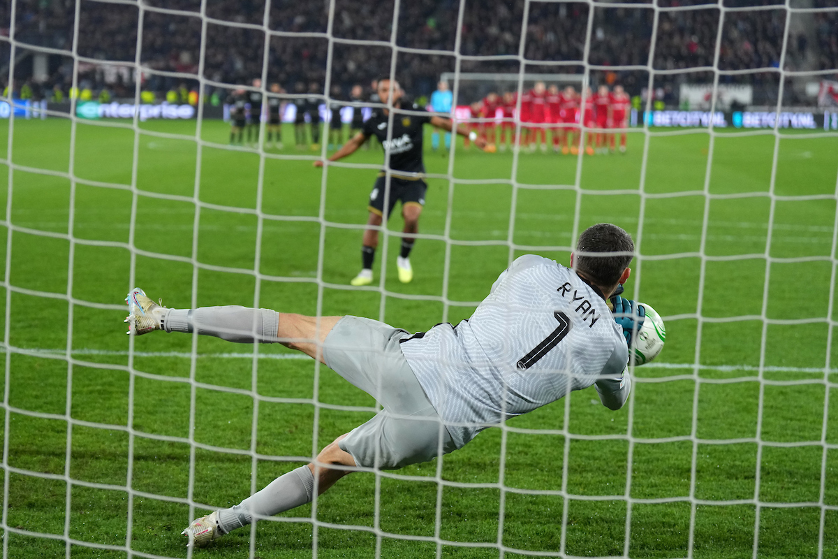 AZAlkmaar's tweet image. 😎 𝙏𝙝𝙧𝙤𝙬𝙗𝙖𝙘𝙠 𝙏𝙝𝙪𝙧𝙨𝙙𝙖𝙮

😏 Vandaag een week geleden!

#AZ #azand #UECL | @europacnfleague