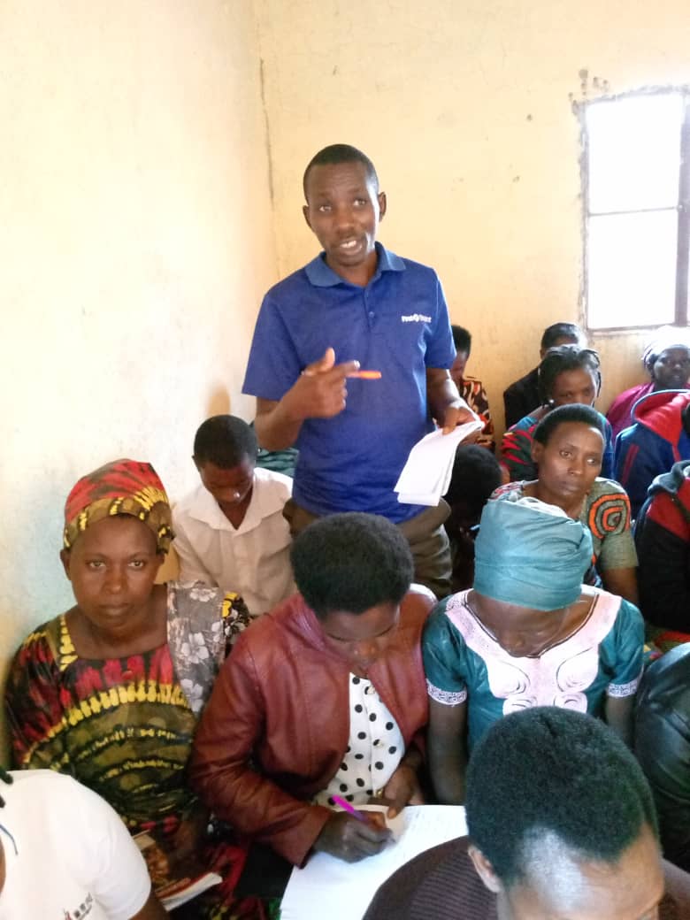We held a training with #Bumbogo beneficiaries about  Goal Setting. It's crucial that we all set goals to guide our lives and inform our daily decisions!

Amahugurwa yacu yakomereje #Bumbogo aho twigishije kwiha intego. Bifasha kugira icyerekezo &amp; gufata imyanzuro myiza.