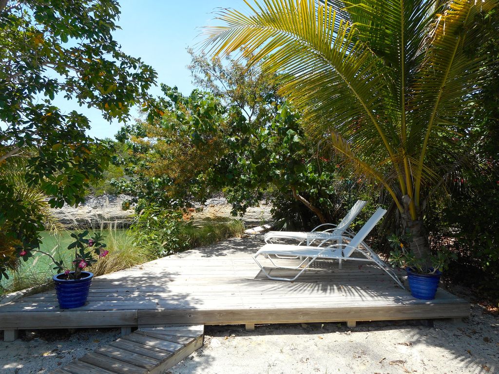 sweetescapetci's tweet photo. Whether you are into #snorkeling and #diving or have a soft spot for Caribbean beaches, TCI is #wonderfuldestination enchant traveler with #worldclasswatersports and sightseeing while vacationing with #TurksAndCaicosLongTermRentals. https://t.co/Jsb1ZZOCIw https://t.co/kq12rYC3EZ
