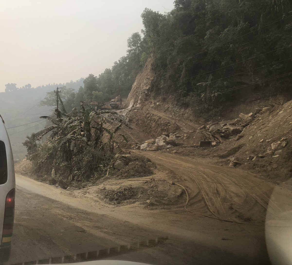 drbishnuhnepal's tweet photo. #TIMEforTRAVELwriting: 27Apr2023: drove from #Pokhara to #Kathmandu!Glad -#PrithviHighway is being extended making 4-lanes! #Aanbukhaireni to #Muglin is certainly challenging due to rock-cutting. Once completed will be wonderful drive!

-@#Nepal-#Himalayas #UNSG #UNWTO #Xinhua https://t.co/aMNLDyaBtp