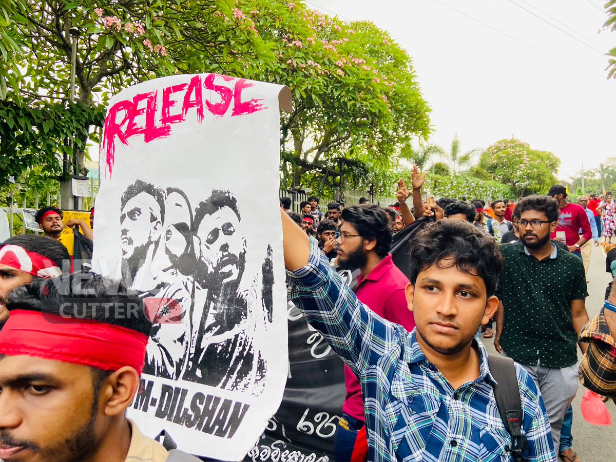 news_cutter's tweet photo. π Protest taking place in Kelaniya University
Images by Selladurai Krishnakumar for News Cutter.
#SriLanka #SrilankaNews #Lka #SLToday https://t.co/5dZww9ibRN