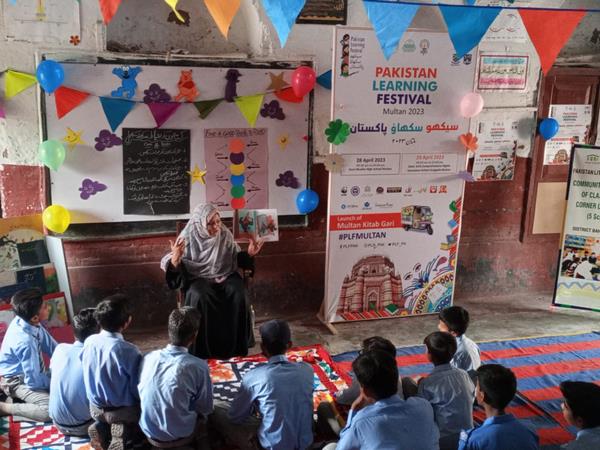plf_pk's tweet photo. #PLFMultan is happening on 28-29 April 2023! Time: 9:00 am to 3:00 pm   
"Storytelling session by pakistan literacy project"  
#PLFMultan23 #TheBankOfPunjab #PLF

@thebankofpunjab

@press_oxford
@BaelaJamil
@arts_multan
@TZPtrust
@LahoreGrammar
@SEDSouthPunjab

@GovtofPunjabPK https://t.co/lpR61lnbQd