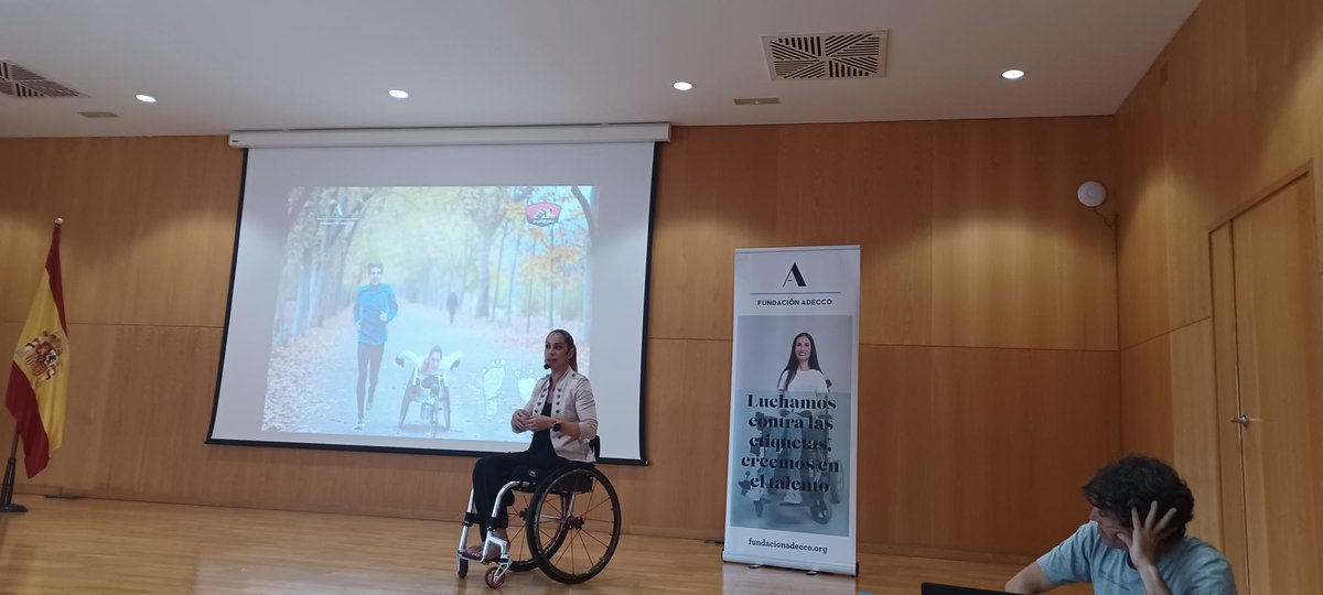 IsabelGuiliz's tweet photo. Isabel Guillén
@IsabelGuiliz
Testimonio abrumador el de Carmen Giménez 
@runforbruno.  Muchas gracias @AytoSBT por acercarnos a su historia que nos permite seguir luchando por la igualdad de oportunidades y la erradicación de la violencia de género @fund_adecco https://t.co/jcWoKDmAMO