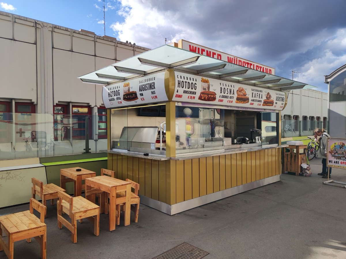 Wiener Würstelstand tweet media