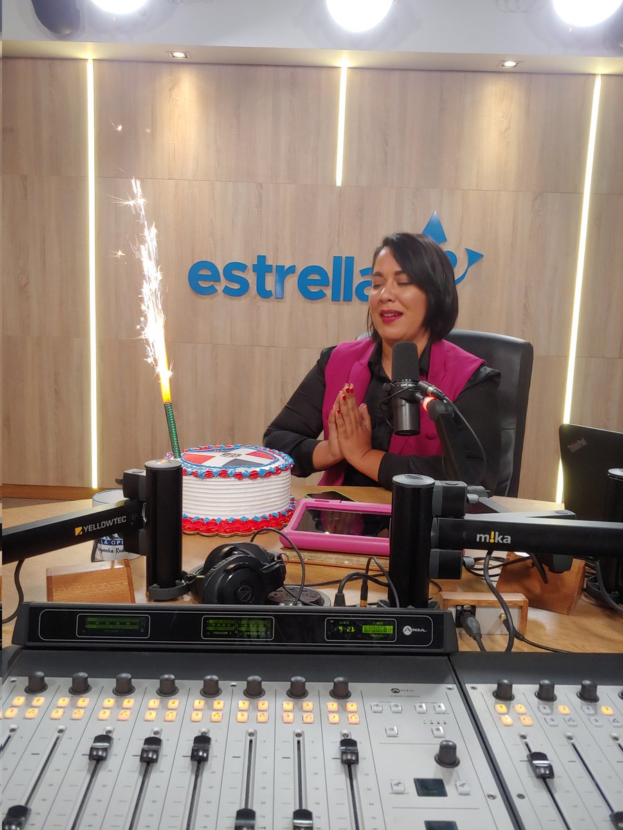 Felicidades para mi amiga y compañera <a href="/PriRodriguezM/">Priyanka Rodriguez</a>. Que cumplas muchos mas y miles bendiciones