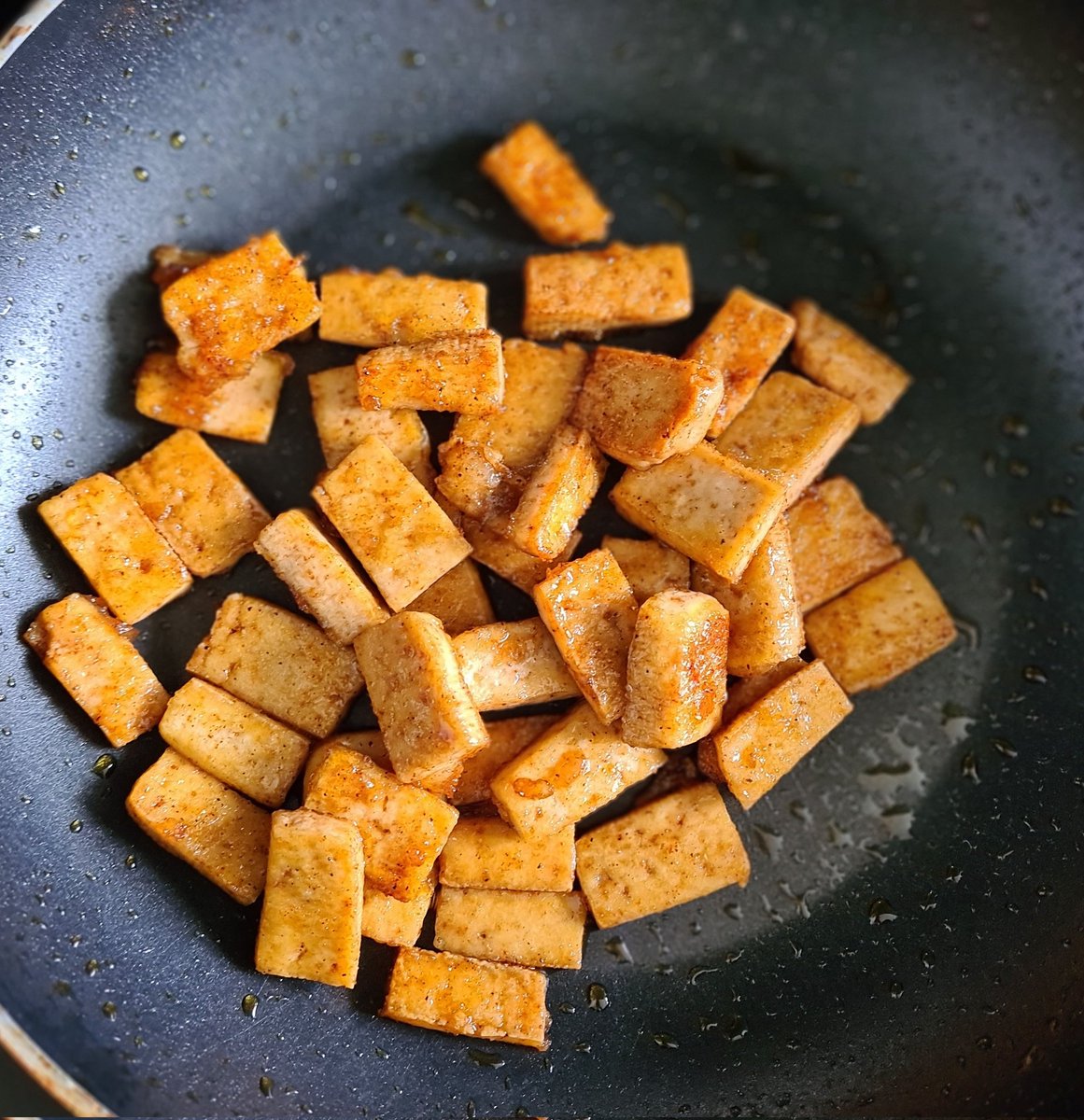 s on Twitter: "Prepping tofu on the side. Coated with corn starch and