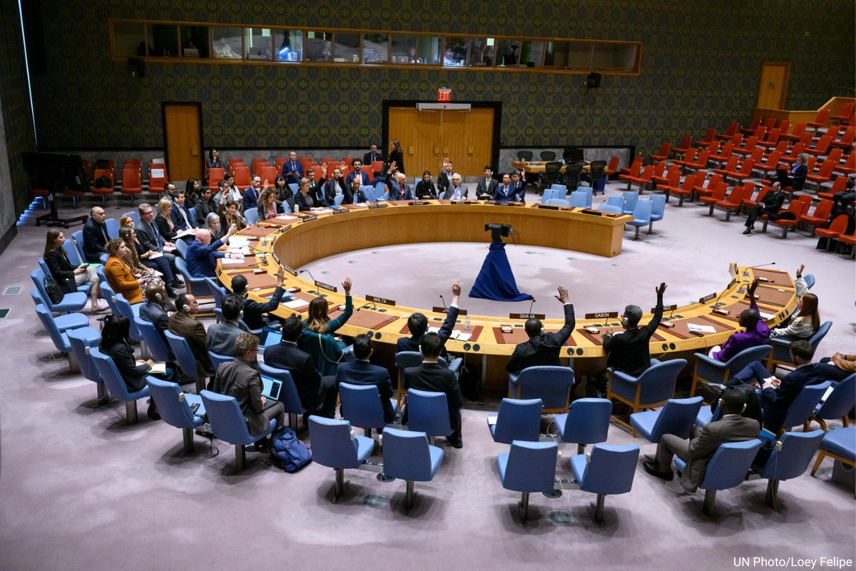 Afghanistan: Security Council condemns the Taliban’s ban preventing women nationals from working for the UN, calling on leaders to reverse their decision and ensure full, equal, meaningful & safe participation of women & girls in the country. news.un.org/en/story/2023/…