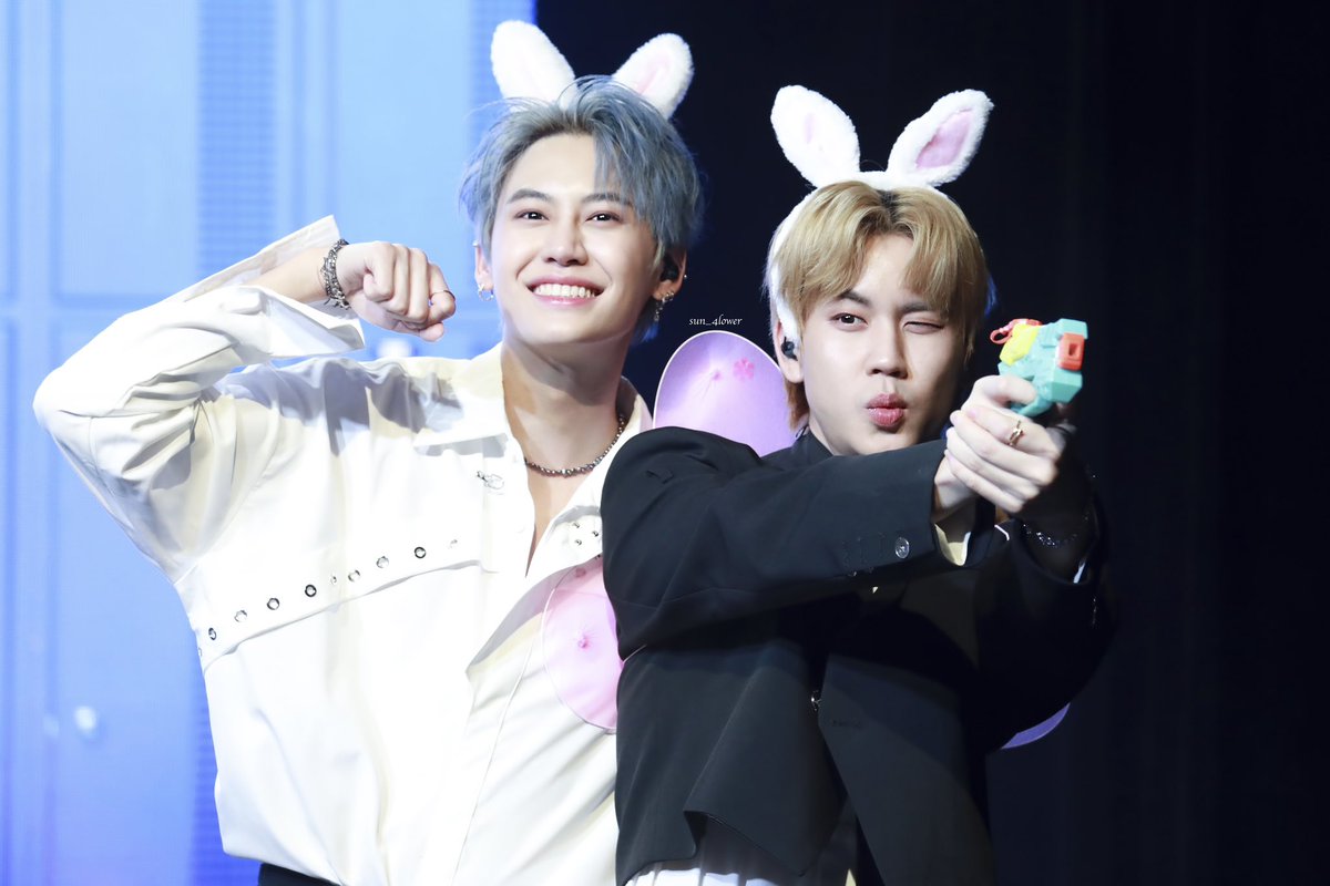 💚230422 BetweenUs in Seoul

형아토끼 지키는 아가토끼
🐰💚🐰

#bb0un #Boun #prem_space #Prem #BounPrem #분프렘 #4everBP #RememberBP 
#BetweenUs
#BetweenUsinSeoul
<a href="/bb0un/">บุนบุ่นบุ้นบุ๊นบุ๋น Mitsuaki Akito🥦</a> <a href="/Prem_space/">ซาลาเปา</a>