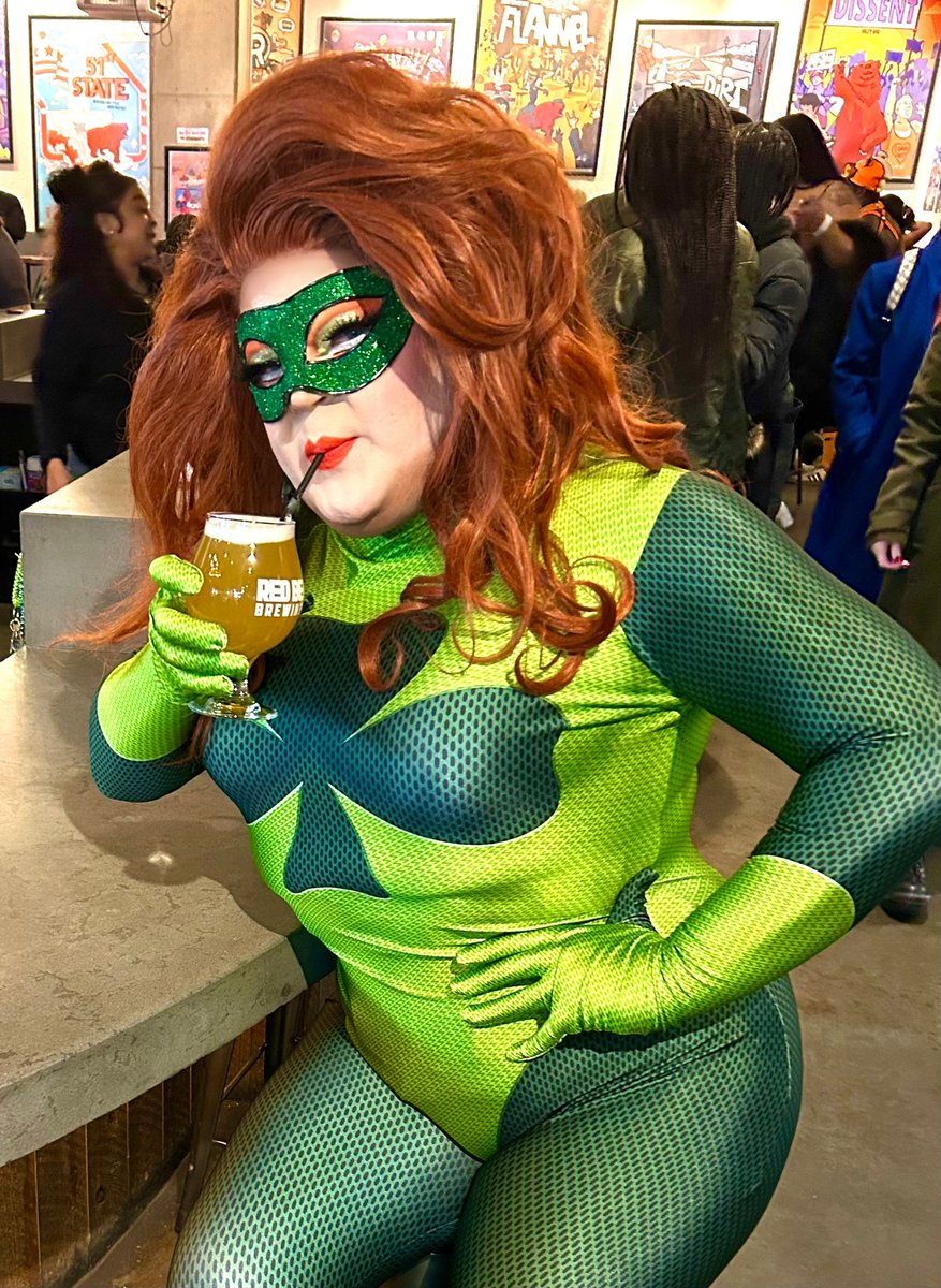 It’s #nationalsuperheroday and a good superhero always takes time to hydrate and support their locally queer owned brewery - like @RedBearBrewing ! #shamrock #marvelsuperheroes #marvel #drag #dcdrag #dmvdrag #supportlocaldrag #supportlocalbusiness #supportlgbtqbusinesses