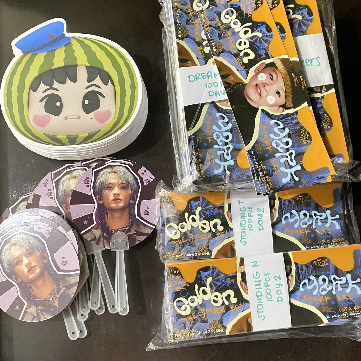 all for you <a href="/NCTsmtown_DREAM/">NCT DREAM</a> and mark 💚

see you guys tom and on sunday 😅 

quantity of each:
cocomarklee - 100pcs
golden boy mark - 1000 pcs
mark. handfans - 30 pcs 
(will be divided pa)