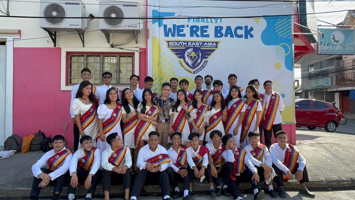 MeOnMyBed's tweet photo. Graduation pictorial!🎓🎓🎓
GAS-GRD12-PM-SEC1PM https://t.co/npYSi6BVkV