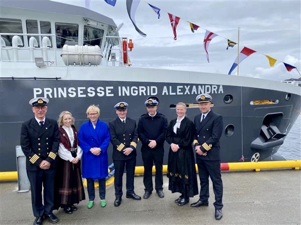 I dag ble det nye forskningsskipet til ⁦@Havforskningen⁩ og ⁦@Norduniversitet⁩ døpt. Gratulerer med det nye havforskningsskipet⚓️ Stor ære for vår egen ⁦@stMari⁩ Sundli Tveit å være gudmor for «Prinsesse Ingrid Alexandra».