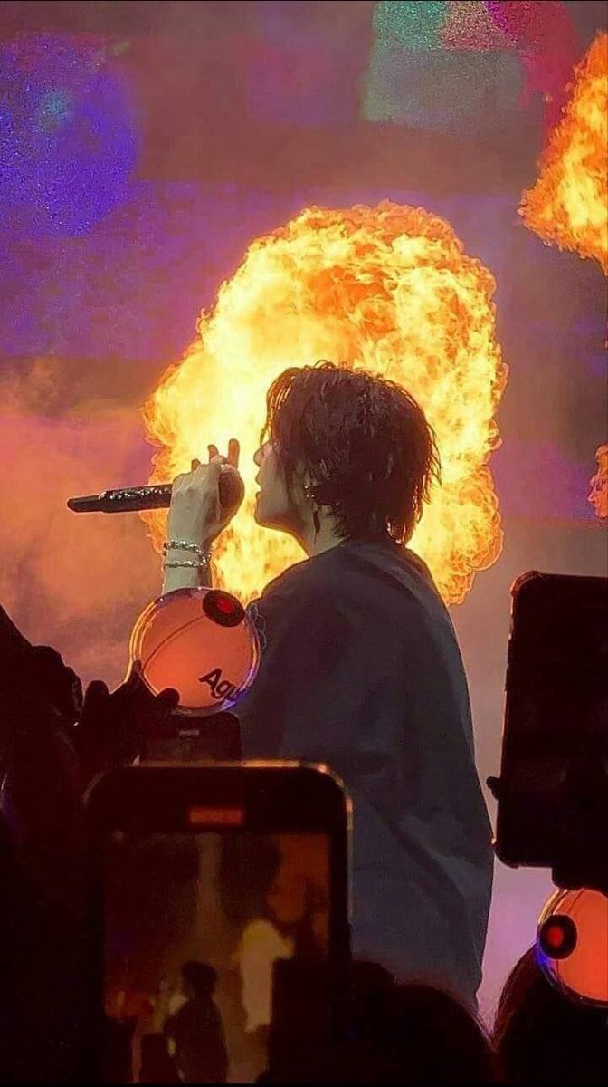 SUGAXC's tweet photo. the world was on fire and no one could save me but you ♡ https://t.co/7Sa2EGI2Hg