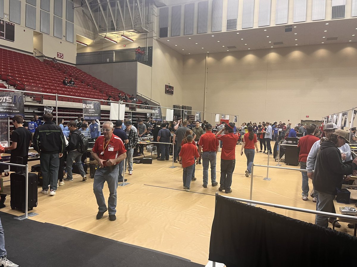 STEMnaut's tweet image. Almost time to start! Excited for #TechWorksatCCA to be volunteering @BotsIQSWPA #BotsIQ