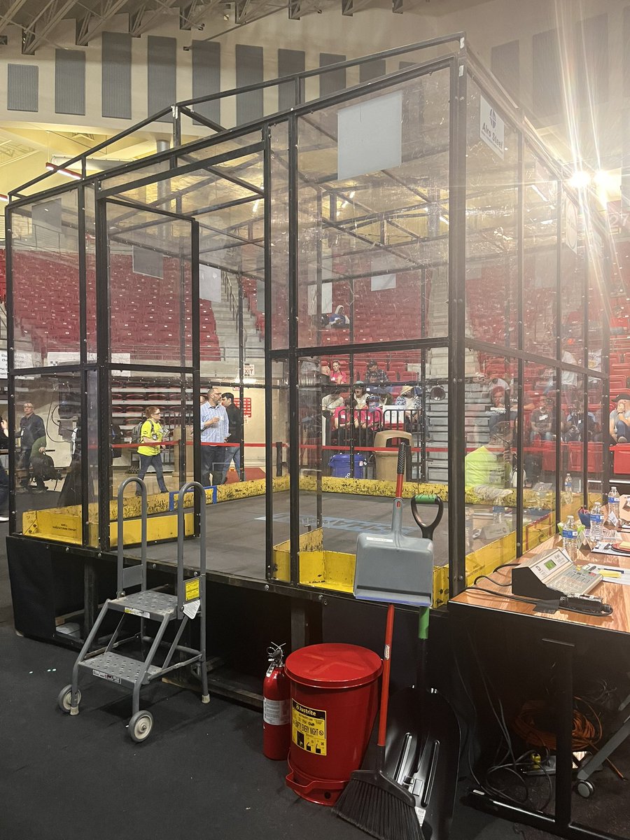 STEMnaut's tweet image. Almost time to start! Excited for #TechWorksatCCA to be volunteering @BotsIQSWPA #BotsIQ