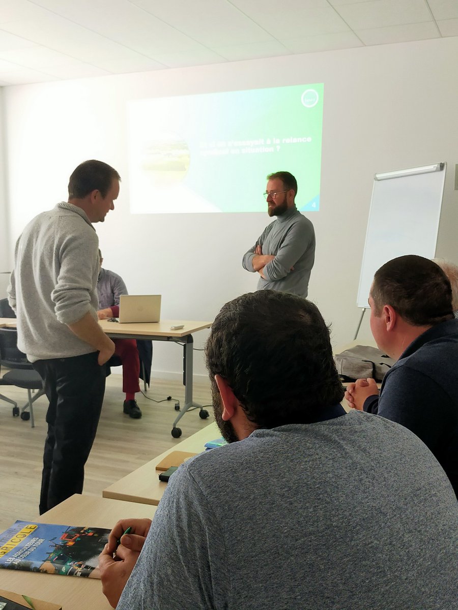 FDSEA87's tweet image. 👩‍🏫👨‍🏫 #formation pour #developper ses compétences de #communication pour 🎯 #defendresaprofessiondagriculteur et ses #valeurs autour d'#actionscollectives
#seformer 
#savoircommuniquer
#savoirecouter
#savoirpartager
#stopagribashing
@GLeRoux_FNSEA 
@Seb_FNSEA_NA 
@VIVEAformation