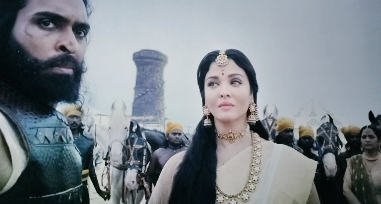 Kudos To Mani Ratnam Sir.
For making a High Octane, Male Driven Movie and where his lead is a female.
Nandini is a multi shade character. 
And #AishwaryaRaiBachchan 
Indeed proofs why she is a Screen Goddess. 
#PonniyinSelvan #PonniyanSelvan2Review