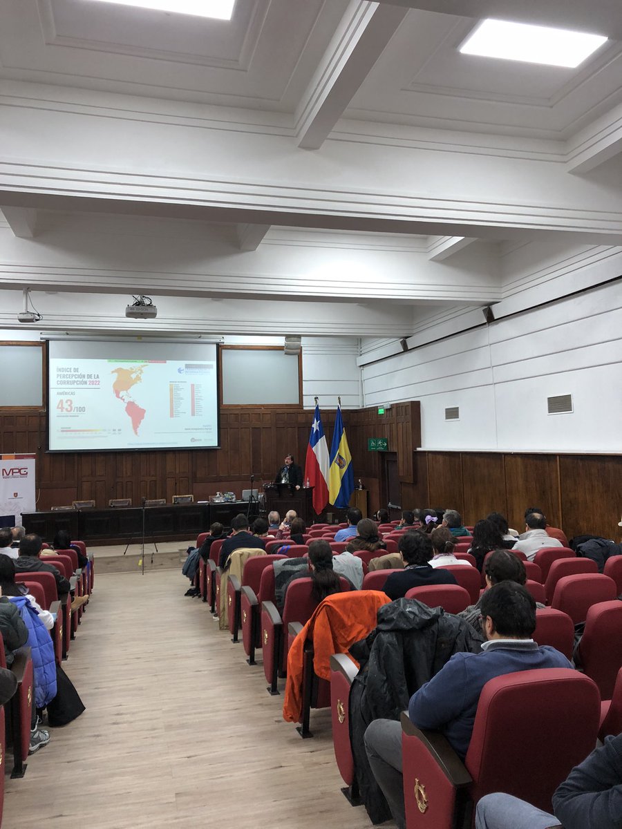 Se desarrolla en este momento en el auditorio de la Facultad de Ciencias Jurídicas y Sociales la Charla Magistral  “Estado Abierto en la encrucijada: Avances y desafíos en los procesos apertura institucional en Iberoamérica” A cargo de Álvaro Ramírez ‼️📚