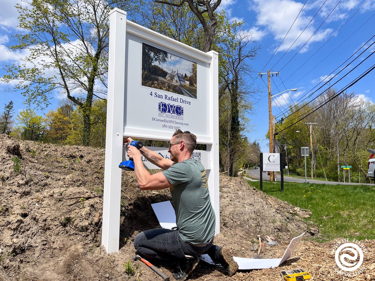RotoliteElliott's tweet photo. We made a nice addition to the DVC sign we installed last week with a sign for BuildHappy!

Build Happy put a barcode right on the sign so you can scan it to see all they offer!
.
.
.
#Rotolite #RotoliteElliott #RotoliteElliottCorporation #LargeFormatPrinting #Plotting https://t.co/HEk70yi8gr