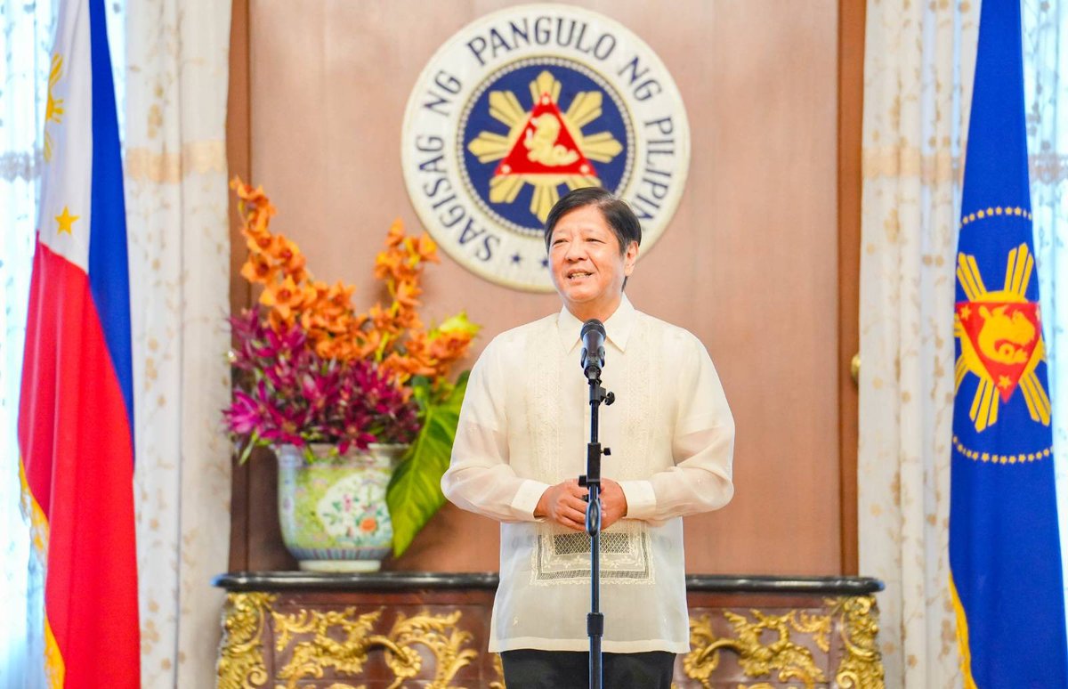 bongbongmarcos's tweet photo. Sa ating patuloy na pagtaguyod sa larangan ng isports, isang karangalan na maidaos muli ang @FIBAWC sa bansa.

Sinisiguro natin ang seguridad at maayos na paghahanda at iba pang koordinasyon para sa matagumpay na pagdaraos ng FBWC, katuwang ang mga miyembro ng FIBA Central Board at Samahang Basketbol ng Pilipinas (SBP) na malugod nating tinanggap ngayong araw sa Palasyo.