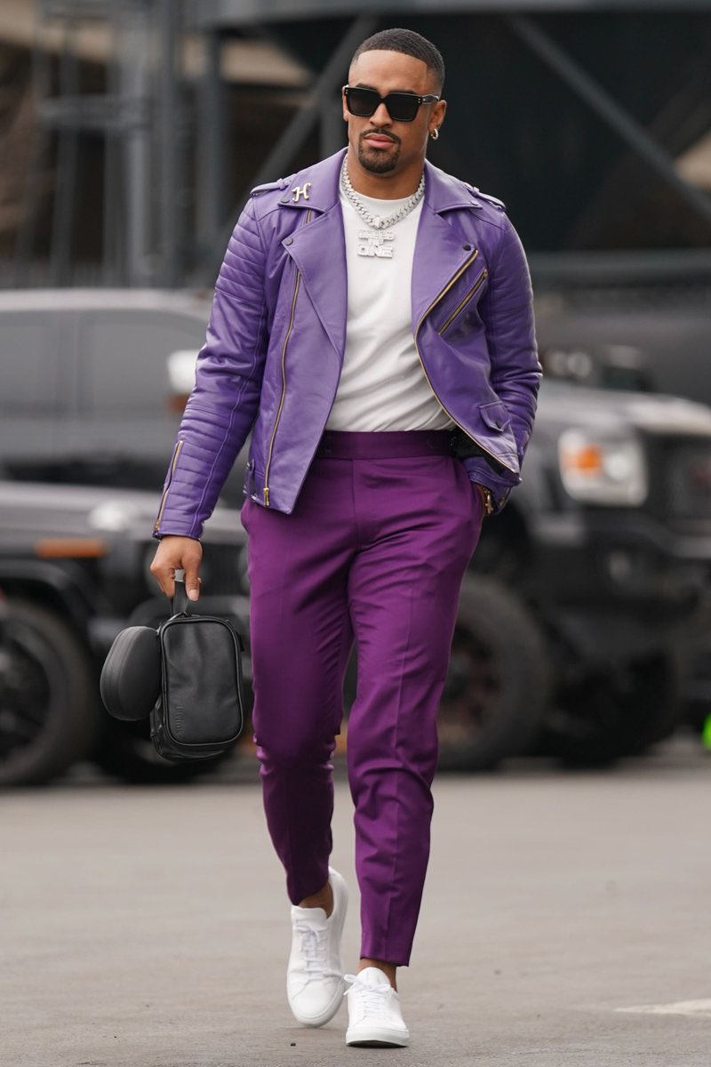 seesamwrite's tweet image. Could Jalen Carter’s suit at the #NFLDraft2023 be a nod to Jalen Hurts’s winning outfit and attitude at the NFC Championship game? 

Welcome to Philly, Jalen!

#FlyEaglesFly