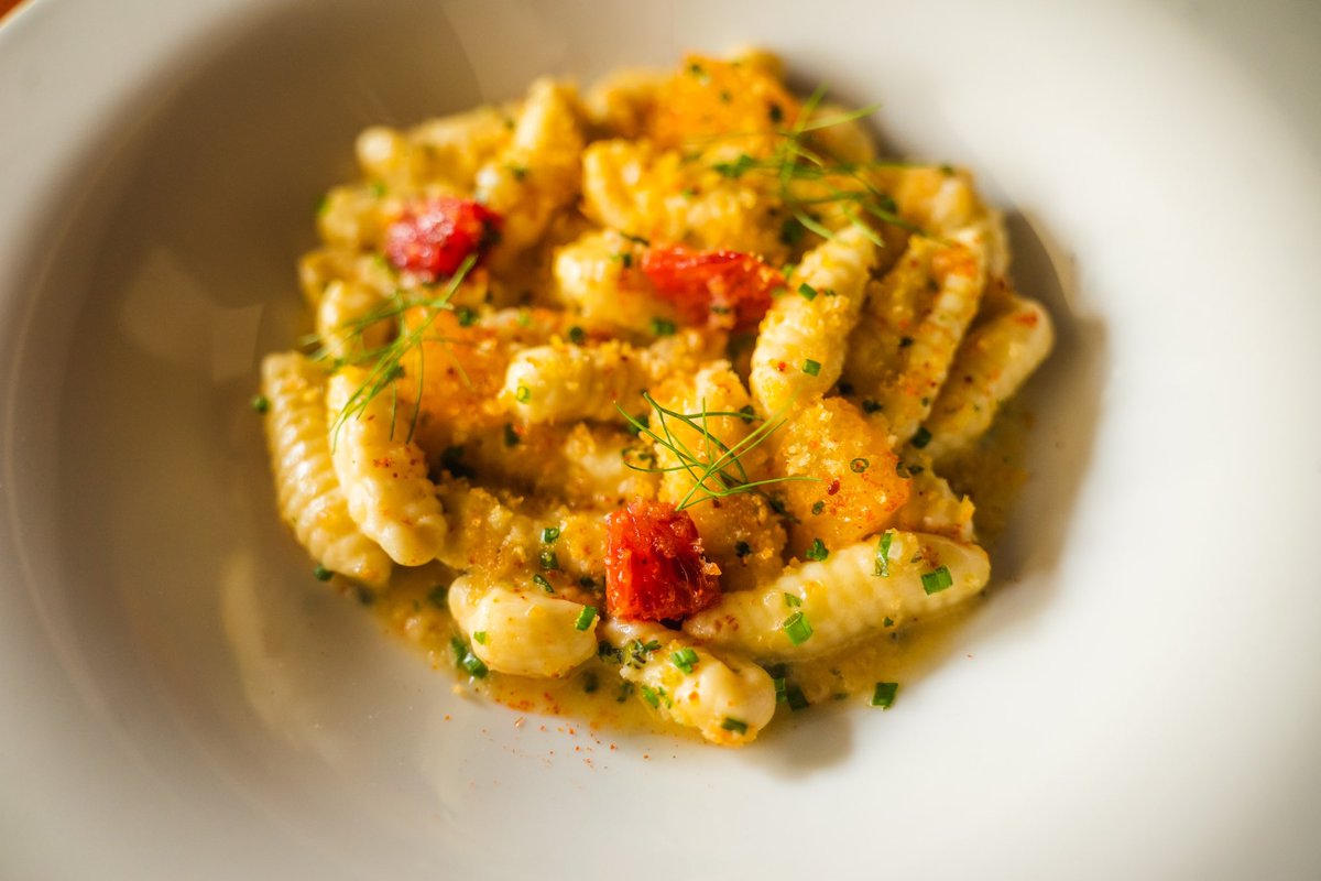 What's a more delicious combonation than pasta and wine?🍴🍷

Featured on our bar menu, our Cavetelli is made with uni, citrus, and toasted breadcrumb. Pair it with a glass of white wine from our wide selection.