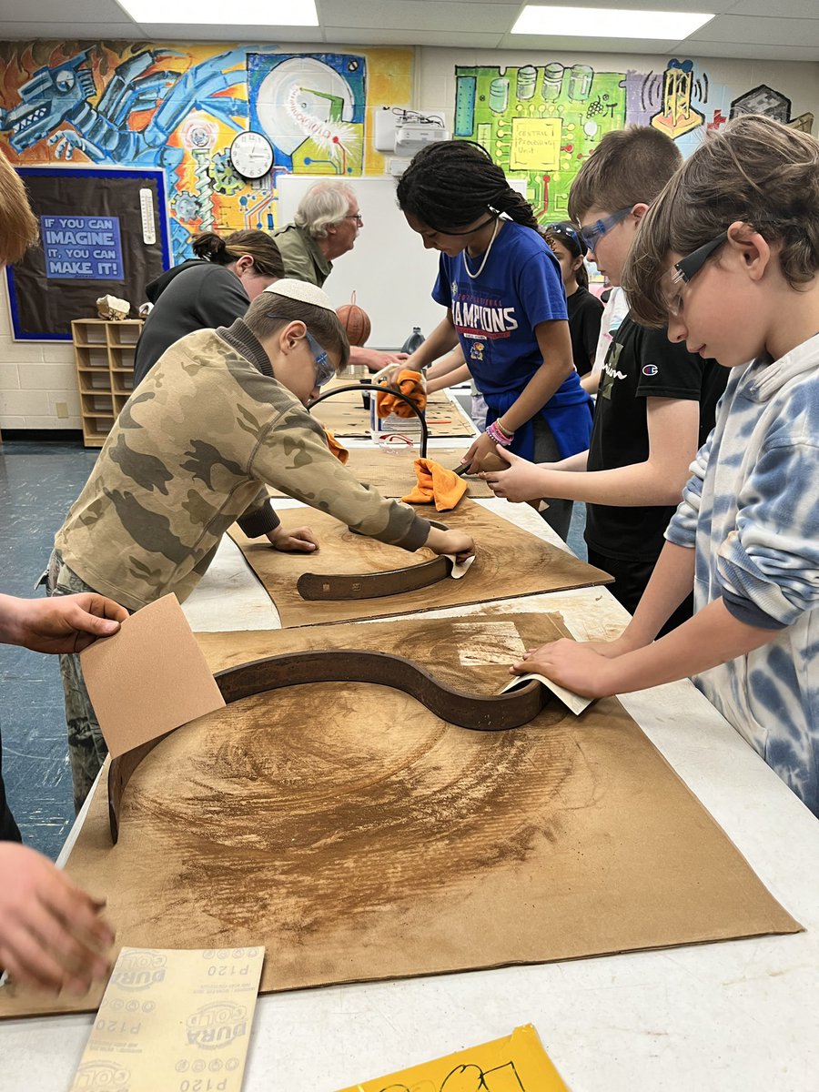 hiebert_amy's tweet photo. Still hard at work for the STEAM Fair! They’re learning so much about how/when to use tools and most of all, SAFETY! #STEAM #hmspride #440proud https://t.co/ppIaZCKXRC