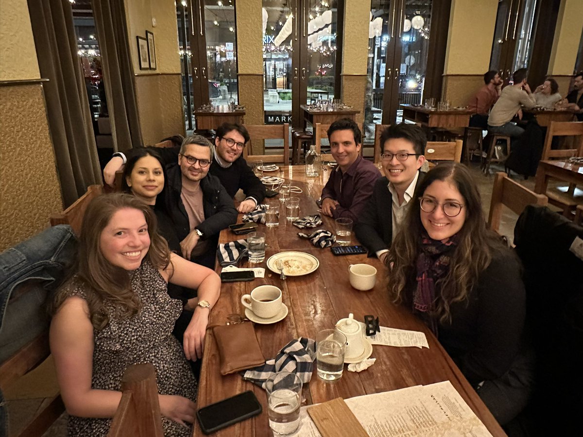 ValGraj's tweet photo. Great 🍽️ with friends from across the 🌎 ! #teamMDA 🙌🏻🫶#AUA23 #researchbuddies #KamatLab 
 @MDAndersonNews @UroDocAsh @niyatilobo @RobertoContieri @Sood11 @TholomierC @drtanws @SuzanneKissel https://t.co/A8zcgq9aVe