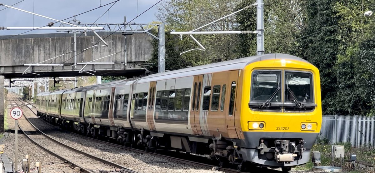 PlatformEdge1's tweet image. Hello from Bromsgrove 👋

Something is due later on so have some other traction whilst I wait for it #Class66 #Class170 #Class172