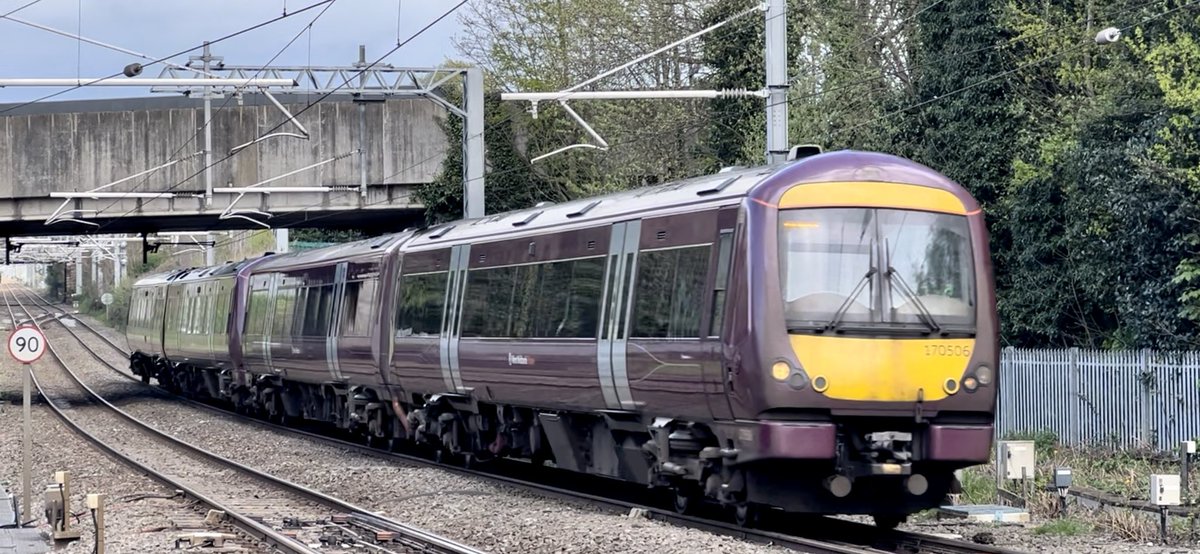 PlatformEdge1's tweet image. Hello from Bromsgrove 👋

Something is due later on so have some other traction whilst I wait for it #Class66 #Class170 #Class172