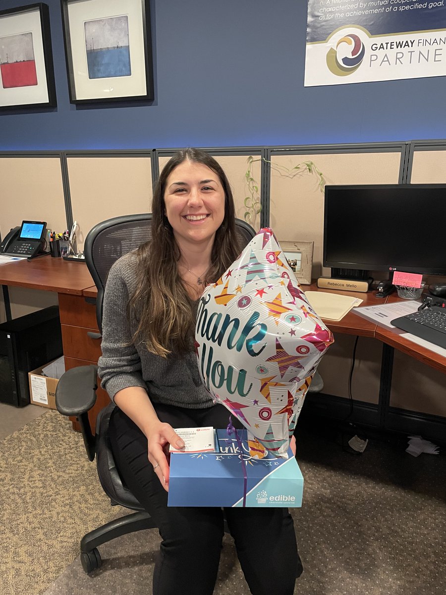 mygfpartner's tweet photo. Here at Gateway, we're still celebrating Administrative Assistant Appreciation Day! Our Operations Specialist, Rebecca Mello received a well deserved treat from Tom Shupe and Lindsey Shupe! 😃🎈🎁

#GatewayFinancialPartners #BenchOfLife #AdminAssistentAppreciation #Thankyou https://t.co/zppbdTta50