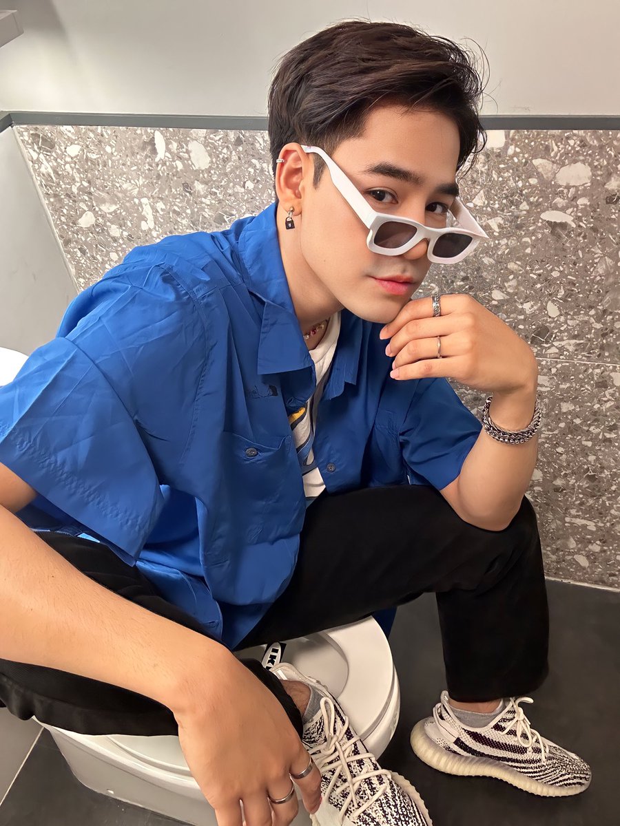 partapi_'s tweet photo. เก๊กหน่อย 😅 https://t.co/wZ4VXPG6yu
