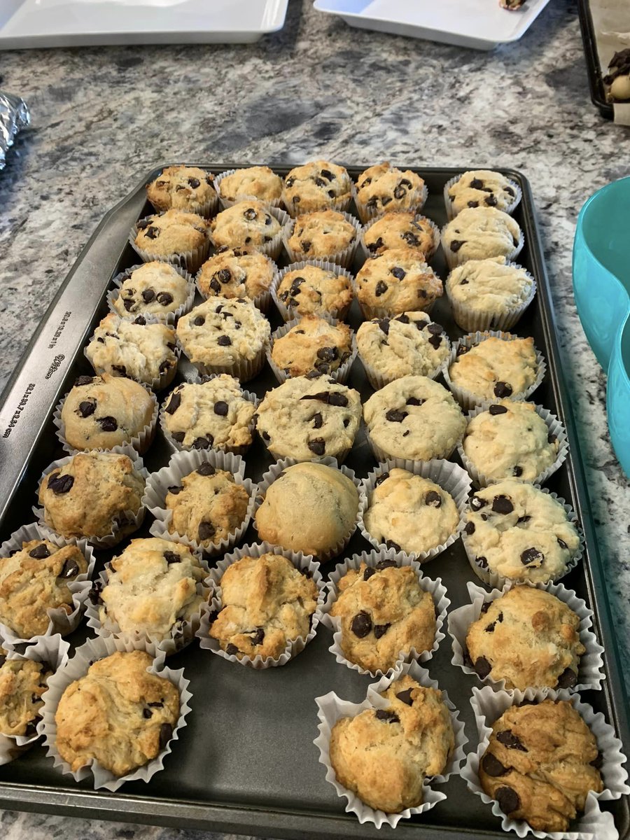 CarletonPlaceYC's tweet image. Charity Baking Night! We make muffins and cake pops for Zion-Memorial United Church Great work everyone!!