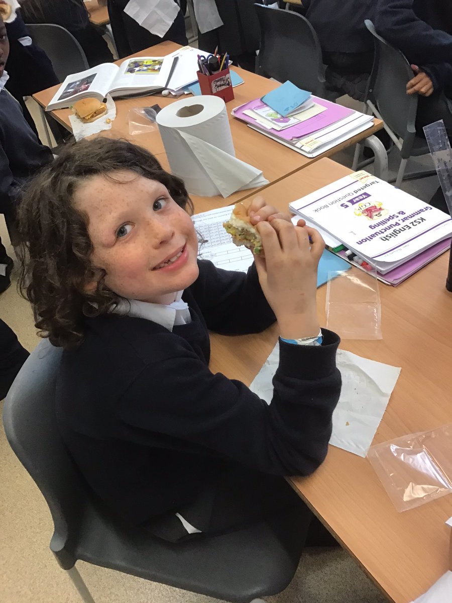 RFitzroyAcademy's tweet photo. Children in #NiagaraClass enjoyed designing and eating their own burgers as part of studying the USA during our #InternationalWeek! 🇺🇸🍔 https://t.co/mgzeTtSG7N