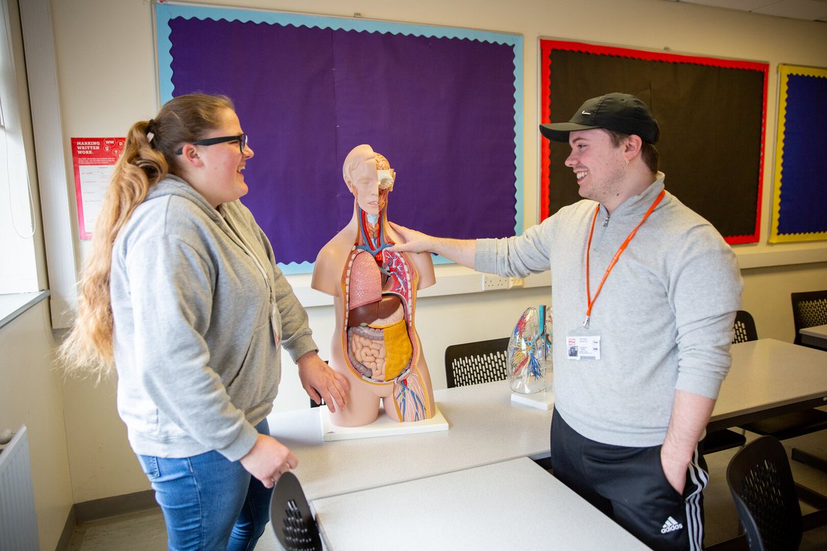 coleggwent_cym's tweet image. Mae llawer o #cyrsiau rhan-amser yn dechrau fis nesaf 🐹🧘🏼‍♀️👩🏽‍⚕️🔬

Cymerwch y cam nesaf hwnnw ymlaen tuag at eich #gyrfa newydd, #prifysgol neu gwrs arall ✨🎓

Ymgeisiwch nawr i sicrhau eich lle: ow.ly/hyjq50NGORc