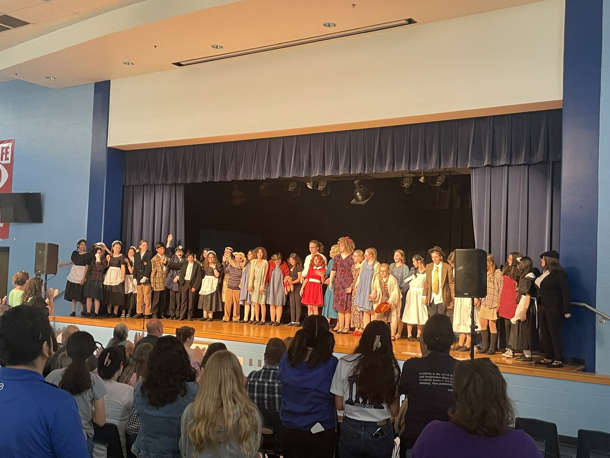 JMSTheatre_NISD's tweet photo. Congratulations to the company of Annie Jr! Your directors are all SO PROUD of you. Bravo! https://t.co/9zaMcTRhUA