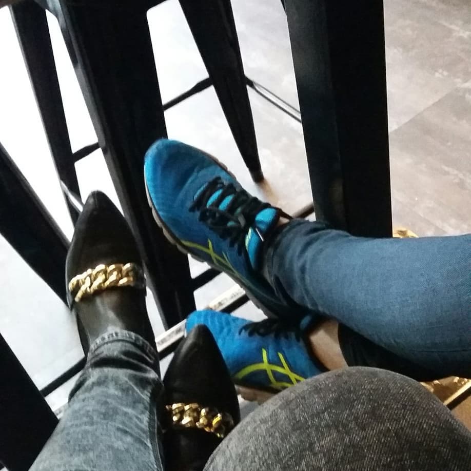 Gm/Gn, fam! 💫
How's your Friday going? I wonder if you can guess whose feet? My daughter and I are sitting here😀😉
#NFTCommunity