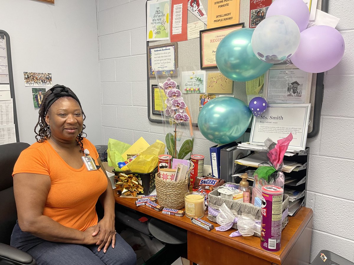 psmith1drs's tweet photo. My Principal, Ms. Bryant KHS, Student Services, KHS staff and PTSA truly blessed me this week for Administration Assistant Day. We are special they showered us we gifts and goodies all week. I Appreciate you all.                   Team Work makes the Dream Work!!!❤️❤️❤️ https://t.co/tUmt67mfsO