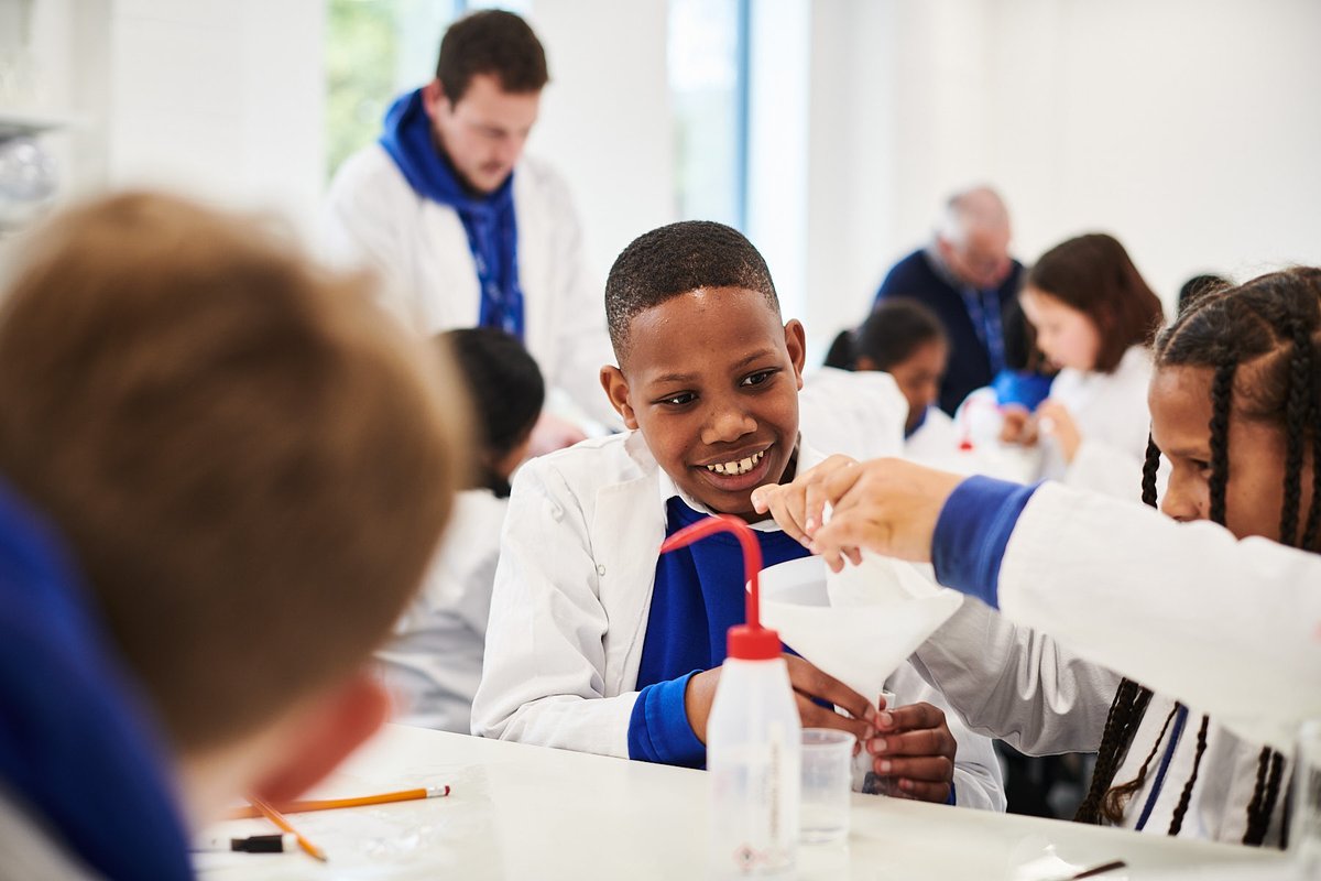 S_C_Outreach's tweet photo. We recently had Year 5/6 from @StBarnabasSch join us for an immersive tour around the @ScienceCreates Old Market incubator, and an interactive workshop exploring dissolution.

We hope that the students enjoyed their visit - it was great to have them! 

#TheLearningLab #STEM https://t.co/Go9fDBU2YD