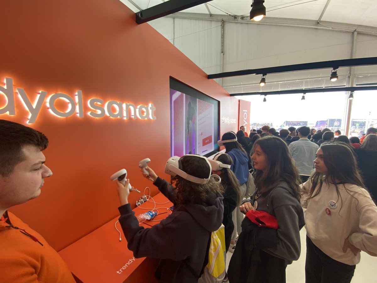 Topkapı Doğa Koleji öğrencileri olarak Teknofest’i ziyaret ettik. Çok keyifli ve merak dolu bir geziydi ✈️🫶 #TEKNOFEST 
<a href="/DogaOkullari/">Doğa Koleji</a> <a href="/arzuozsu/">Arzu Özsu🇹🇷</a> <a href="/fundatok/">Funda Tok Düzenli</a> <a href="/muratyllmaz78/">muratyılmaz</a> <a href="/teknofest/">TEKNOFEST</a>