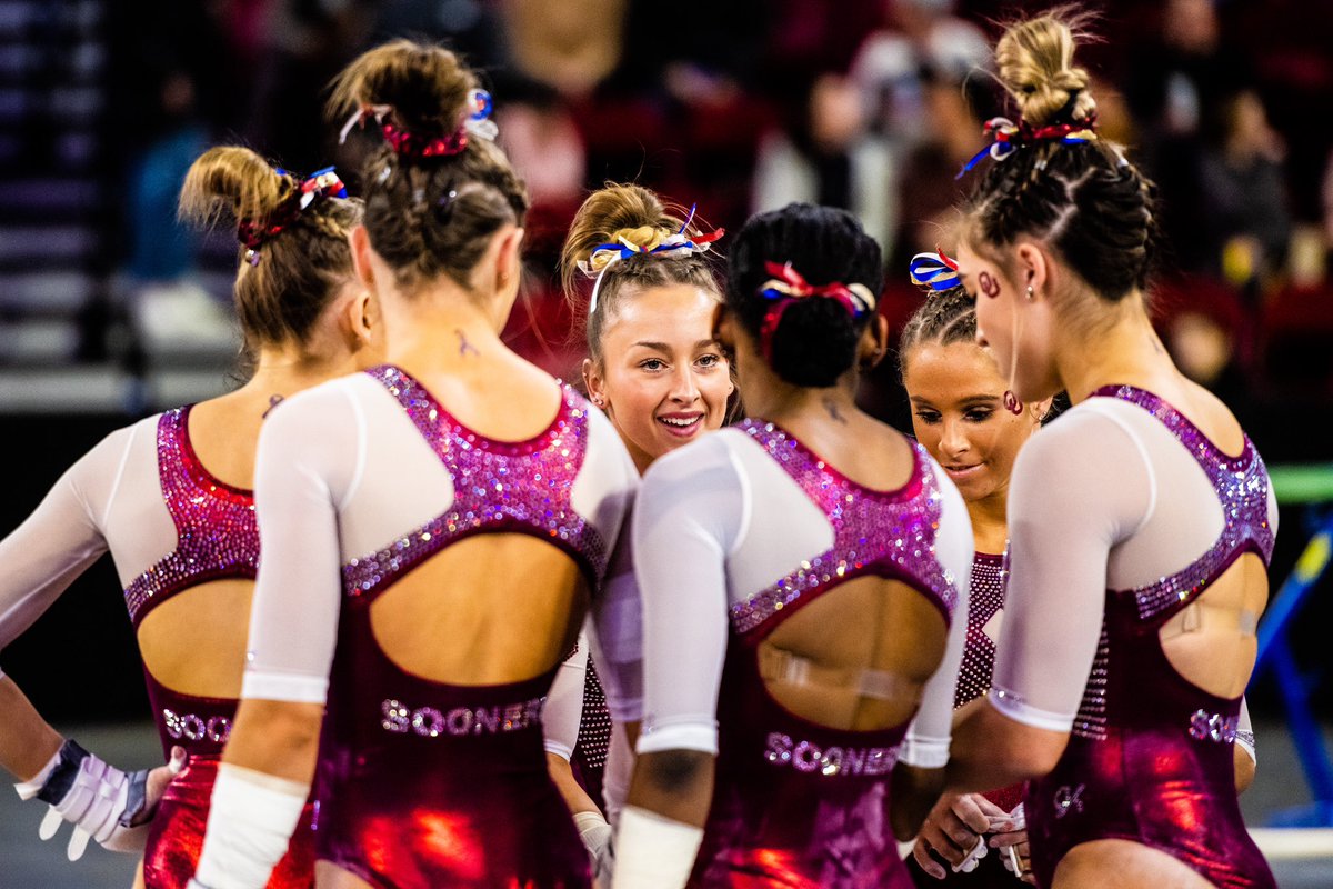 OU_WGymnastics's tweet photo. Junior @AudreyDavis132 and sophomore @dfletcher__ on stepping into 𝙡𝙚𝙖𝙙𝙚𝙧𝙨𝙝𝙞𝙥 roles for the 2024 season.

📺 ESPN+
💻 https://t.co/9z4R1XKudi

#BoomerSooner https://t.co/mvZXkrLnFj