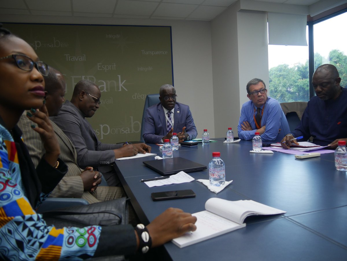 CamuCongo's tweet photo. L’équipe CAMU ainsi que les Directeurs généraux des différentes banques de la place membre L'APEC se sont retrouvés, le 24 Avril au siège de la BGFI Bank. Ces derniers ont statué sur des questions pratiques liées à l’impact de la CAMU sur leurs établissements. https://t.co/A2xpPOclWi