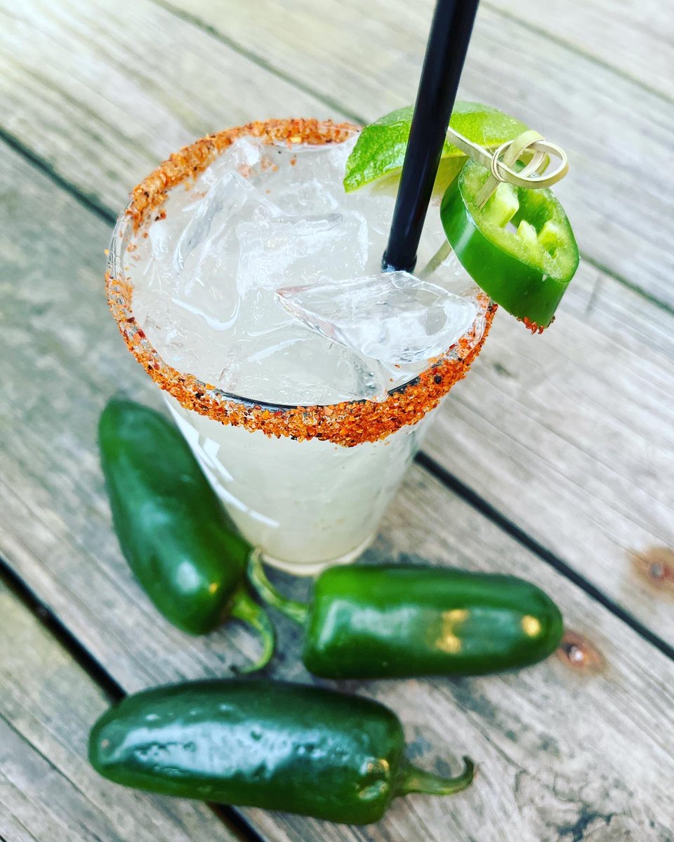 Cover_Two_SH's tweet photo. A great spring sports weekend is here with plenty of TVs, food and drinks available for all!
πππβΎοΈβ³οΈ
#CoverTwo #SandyHook #Newtown #ctbites #cteats #ctdrinks #ctrestaurants #sportscafe #pub #foodofct https://t.co/JtUk7rWV6b