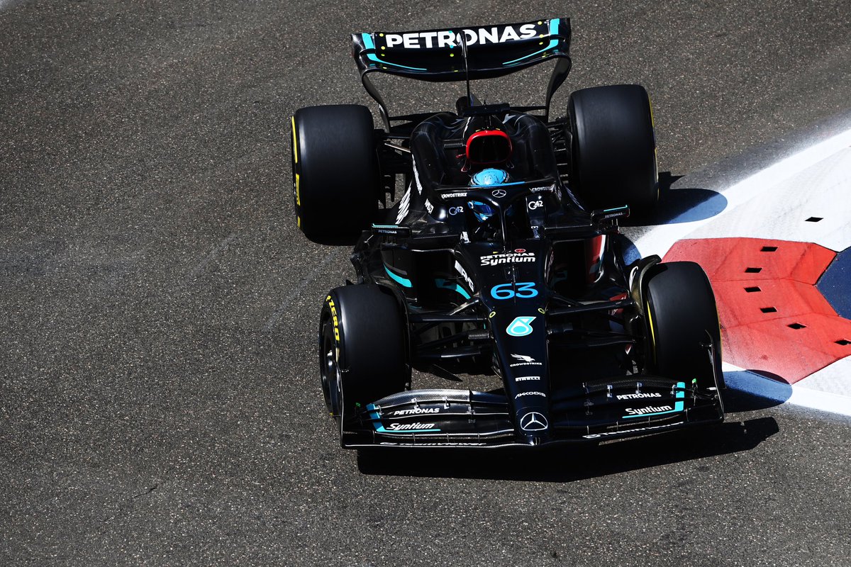 MercedesAMGF1's tweet photo. Nooooo. George is out of qualifying. 

Lewis goes through to Q3. https://t.co/mFe5bSPsd5