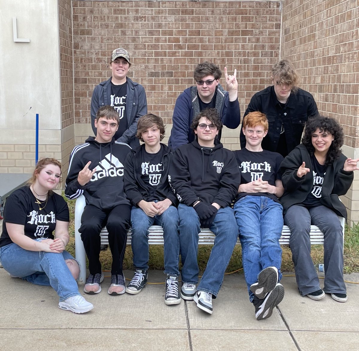 The weather didn’t stop the smiles and love at April Showers ⁦<a href="/PennridgeHS/">Pennridge HS</a>⁩ today!