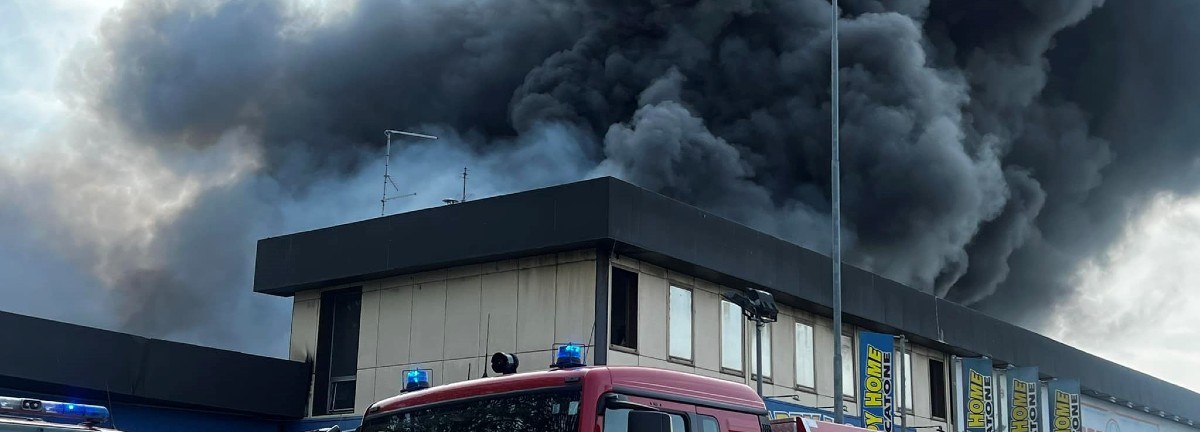 Prorogata ordinanza con le misure precauzionali per la salute pubblica a seguito dell'incendio
Misure valide fino alle ore 19 del 2 maggio.

bit.ly/3Nrrdex