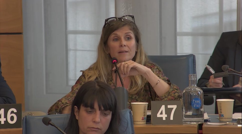 Patricia Suppi :

« Où en sont les réunions annuelles pour les collèges ? Il s’agirait de communiquer aux proviseurs des dates de réunions et ne pas les laisser perplexe. 

Il faut une meilleure communication pour pouvoir acter leurs travaux. »